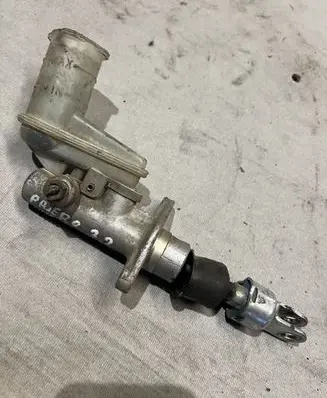 Mitsubishi Pajero Clutch master cylinder