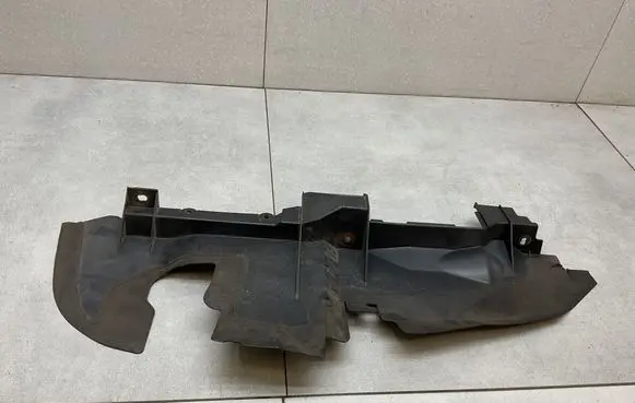 Audi Q7 4L Intercooler air guide/duct channel 4L0121283G