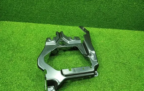Other engine bay part