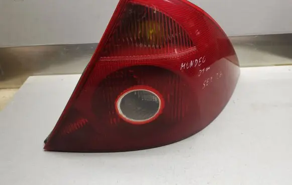 Ford Mondeo Mk III Rear/tail lights