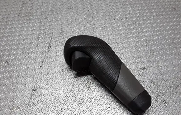 Mitsubishi Pajero Gear lever shifter trim leather/knob