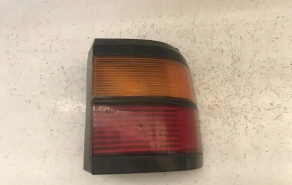 Volkswagen PASSAT B3 Rear/tail lights 333945257