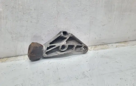 Audi A6 S6 C6 4F Engine mounting bracket 4F0199343K