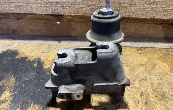 Subaru Outback Engine mount bracket 41032AJ060