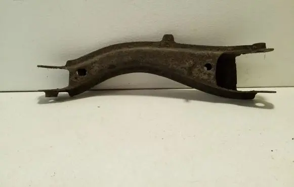 Rear control arm