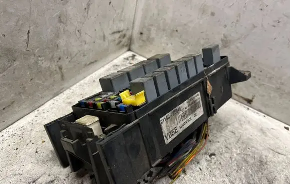 KIA Sorento Fuse module 911603E040