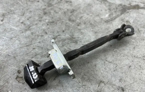 Honda CR-V Rear door check strap stopper