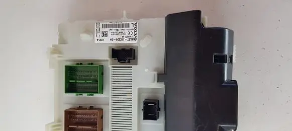 Volvo V60 Fuse module 31343677AA 31343677
