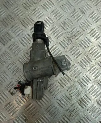 Seat Alhambra (Mk1) Ignition lock P012106