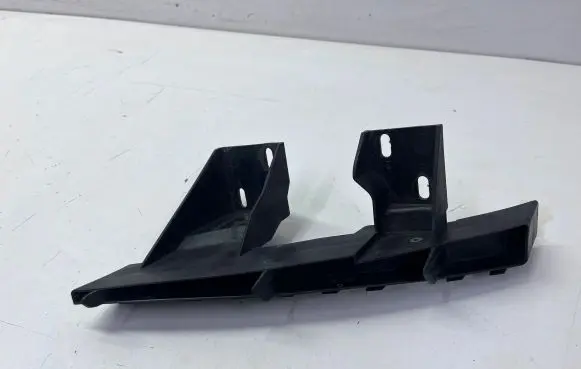 Audi Q7 4L Front bumper mounting bracket 4L0807334A