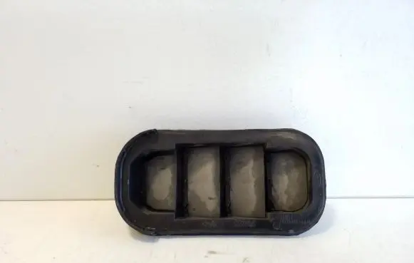 Ford Ecosport Quarter panel pressure vent 6L2A78280B62A