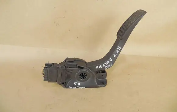 Ford Fiesta Accelerator throttle pedal 6PV00951700 8V219F836AA C95YE02