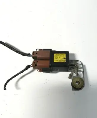 Nissan Pathfinder R51 Glow plug pre-heat relay 25237EB300 2738114A 60519
