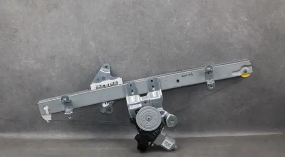 Nissan Leaf I (ZE0) Front door window regulator with motor 807303NA0A