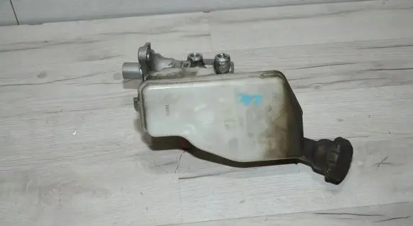 Master brake cylinder