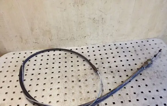 Handbrake/parking brake wiring cable