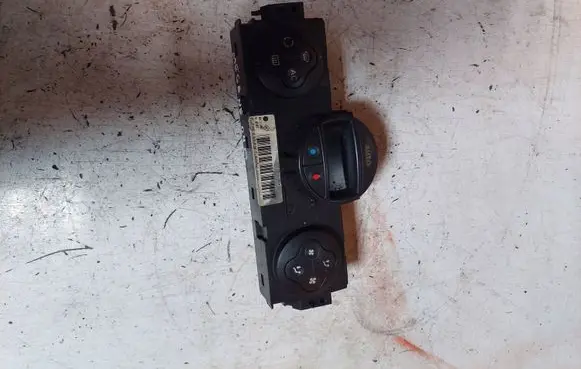 Renault Megane II Climate control unit 8200070752