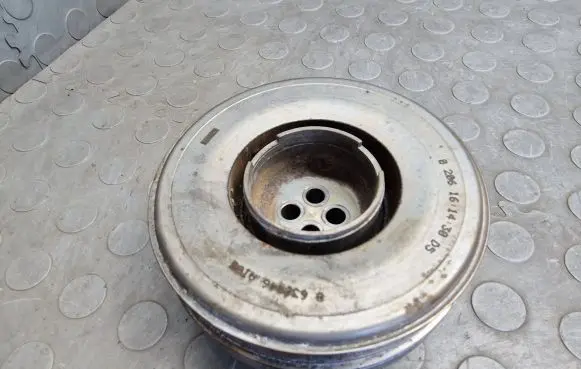 BMW X3 G01 Crankshaft pulley 8638446