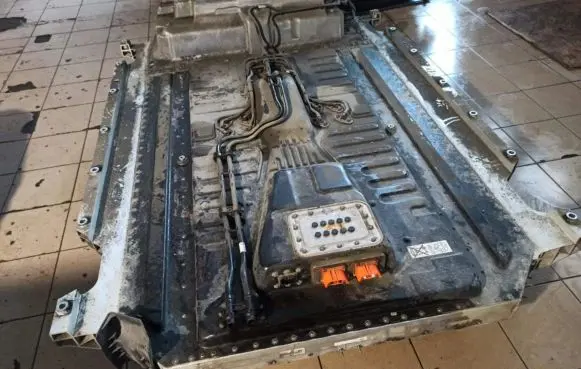 Mercedes-Benz EQC Hybrid / electric car battery A2933407300