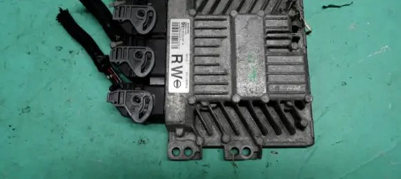 Nissan Qashqai Engine control unit/module 23710BR30A S180033108A