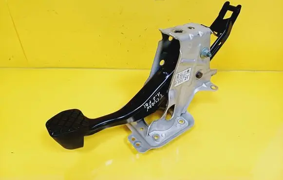 Volkswagen Touran I Brake pedal 1T1721057L