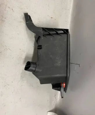 BMW X3 G01 Intake resonator 8635110