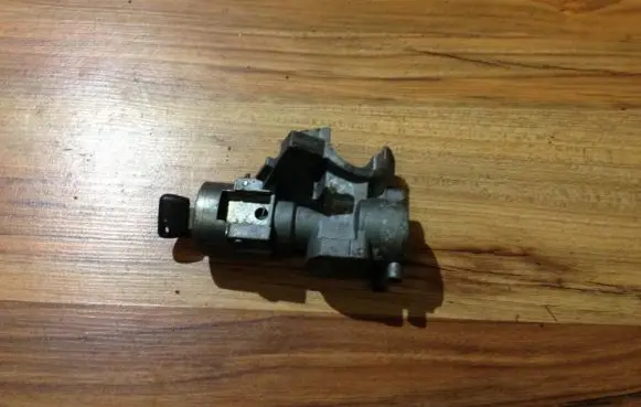 Mazda 626 Ignition lock sl17