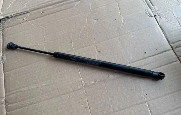 Land Rover Range Rover Velar Tailgate strut 8W582791902S