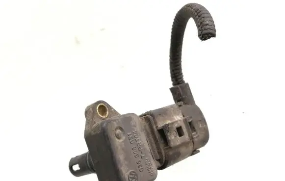 Volkswagen Golf IV Air pressure sensor 036906051