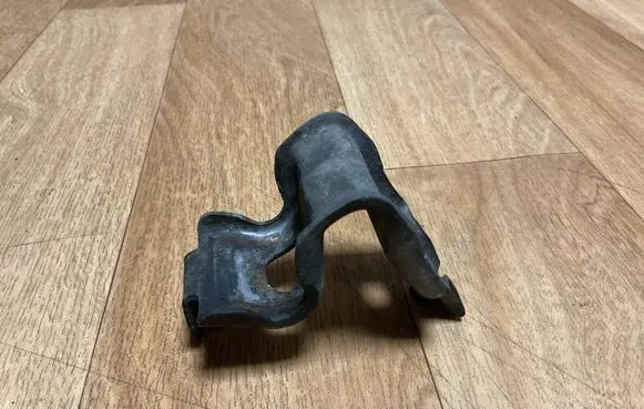 Opel Insignia A Radiator mount bracket 13239137