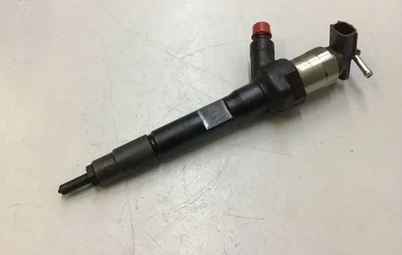 Mazda 6 Fuel injector R2AA13H50