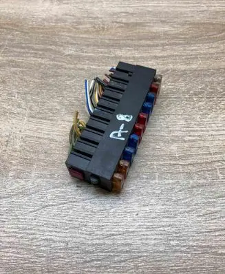 Audi A6 S6 C6 4F Fuse module 4D0937501
