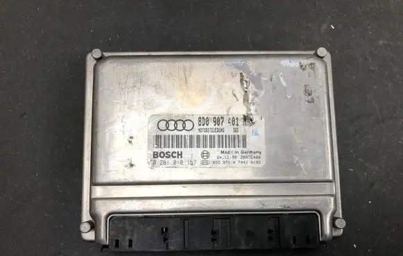 Audi A4 S4 B5 8D Engine control unit/module 8D0907401N