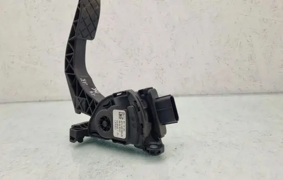 Audi A4 S4 B8 8K Accelerator throttle pedal 8K1721523