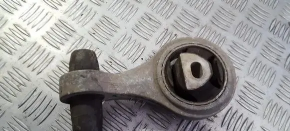 Fiat Doblo Engine mount bracket