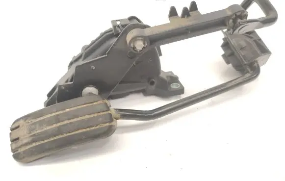 Renault Kangoo I Accelerator throttle pedal 8200699691 6PV00811924
