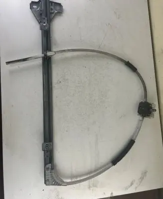 Iveco Daily 4th gen Front door manual window regulator 