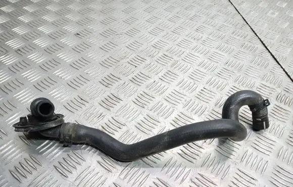 Mercedes-Benz C W203 Engine coolant pipe/hose