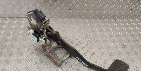 Toyota Auris E180 Brake pedal 8951047050