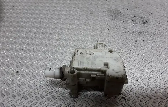 Audi A6 S6 C5 4B Central locking motor 3B0959781