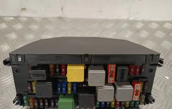Mercedes-Benz E W212 Fuse module A2129006012 A2129015304 A2129025405