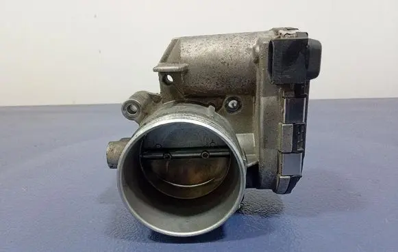 Volvo S80 Throttle body valve 30650013