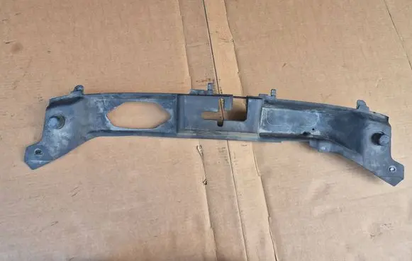 Volvo C30 Radiator trim 31217837 M0N7A
