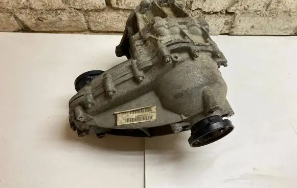 Gearbox transfer box case