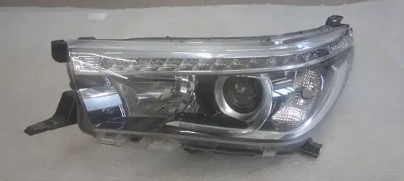 Toyota Hilux VIII Headlight/headlamp