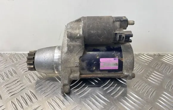 Toyota Avensis Verso Starter motor 2810028051