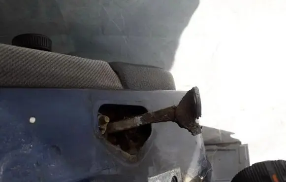 Peugeot 406 Rear door check strap stopper