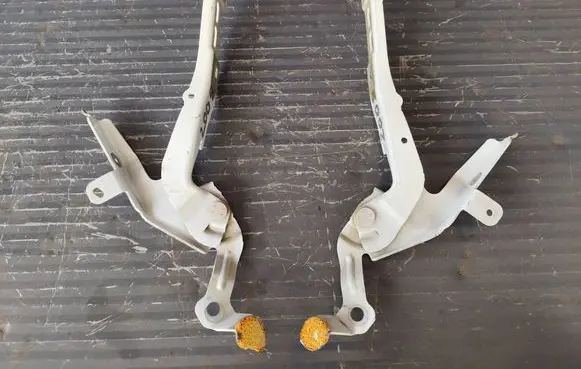Peugeot 2008 II Engine bonnet/hood hinges 9838511380 9839901380