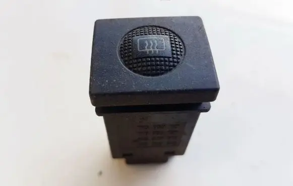 Volkswagen Golf III Windscreen/window heater switch 1H5959621
