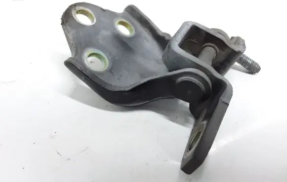 Mitsubishi Pajero Sport I Front door upper hinge